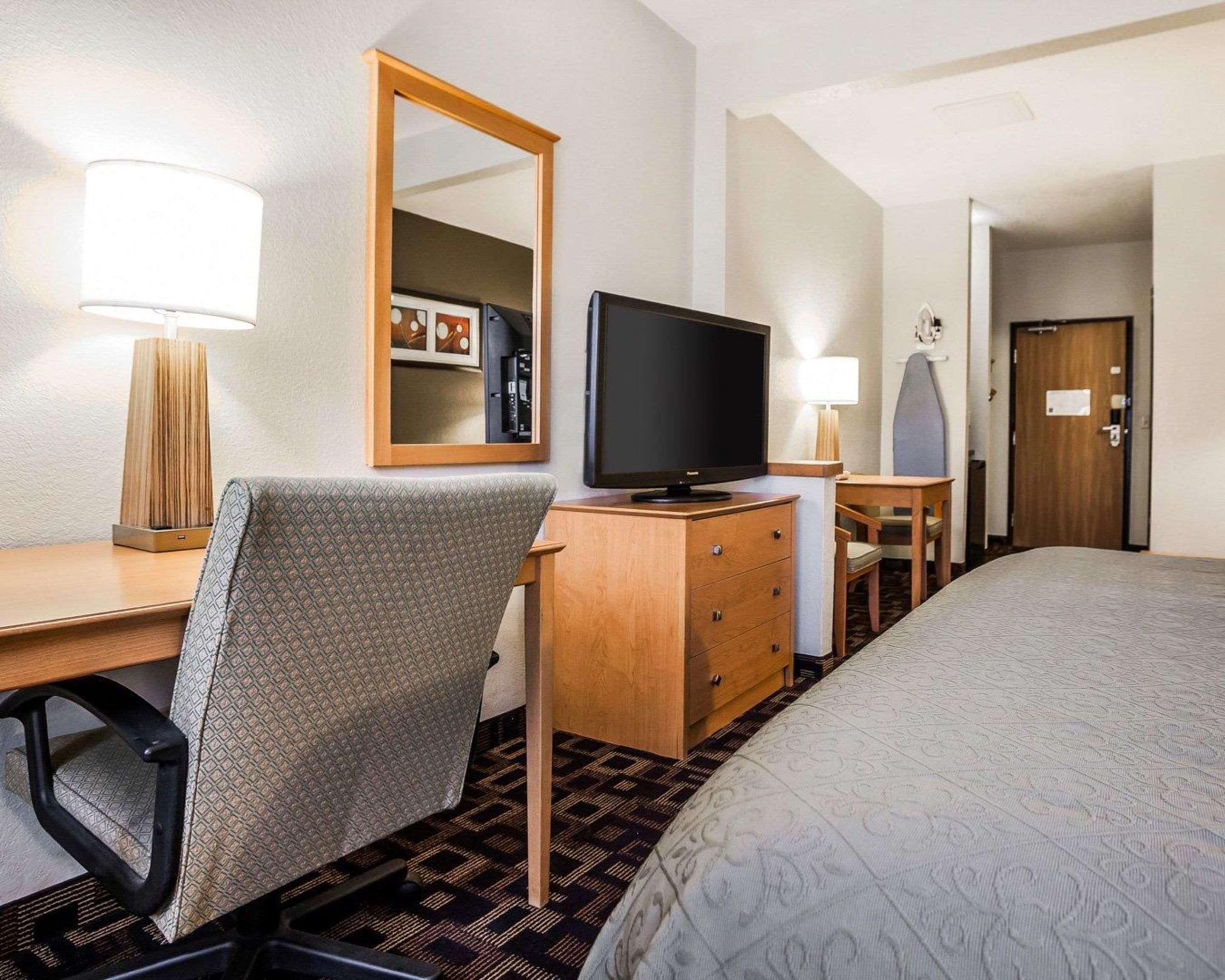 Quality Inn & Suites Des Moines Airport Zewnętrze zdjęcie