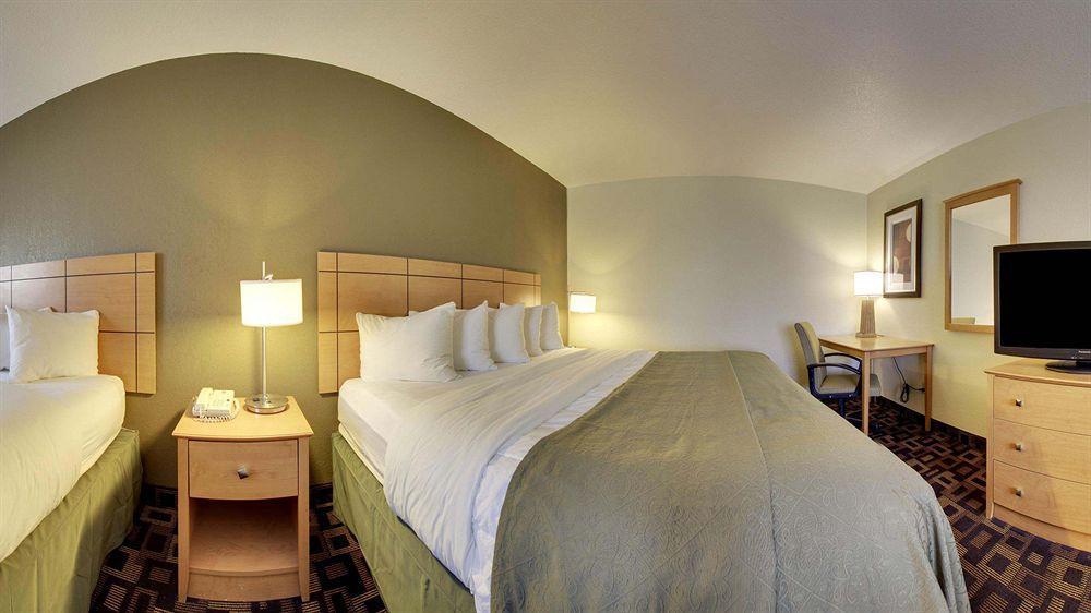 Quality Inn & Suites Des Moines Airport Zewnętrze zdjęcie