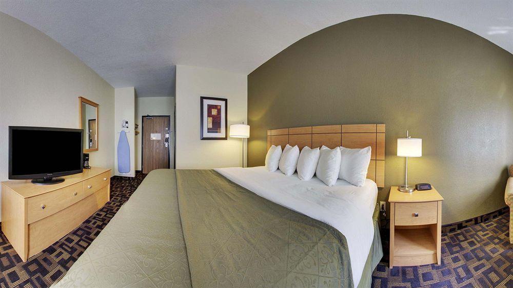 Quality Inn & Suites Des Moines Airport Zewnętrze zdjęcie